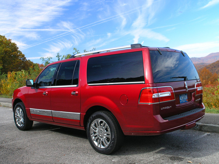 , The 2007 Lincoln Navigator Road Test Review