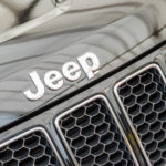 jeep logo on grand cherokee grille 1