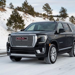 2021 gmc yukon parked outside