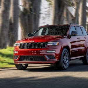 2020 jeep grand cherokee on the road