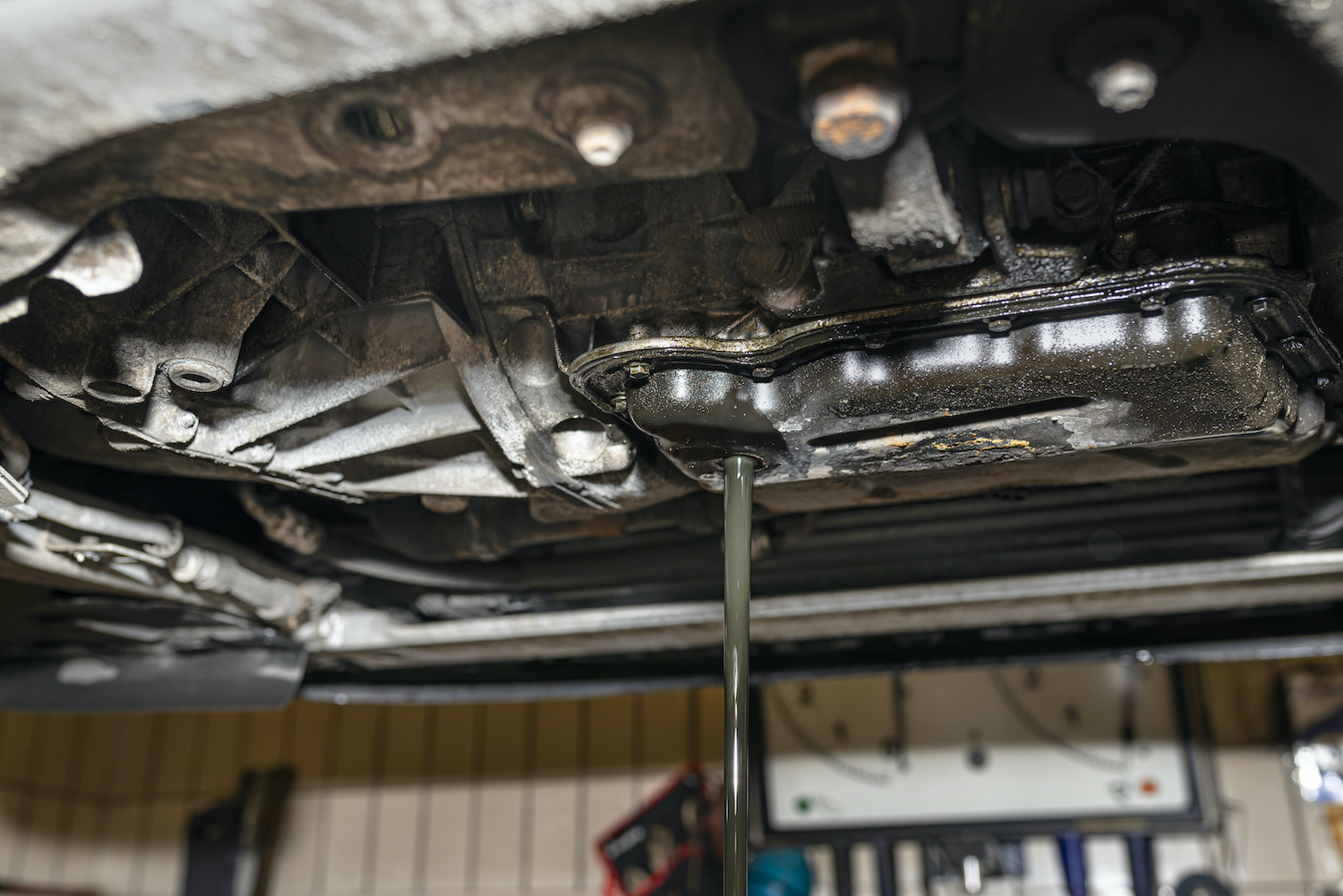 Oil Pan Leaks: What Are The Causes And How To Fix - In The Garage With 