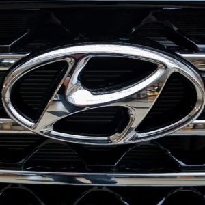 hyundai logo on pickup truck grille