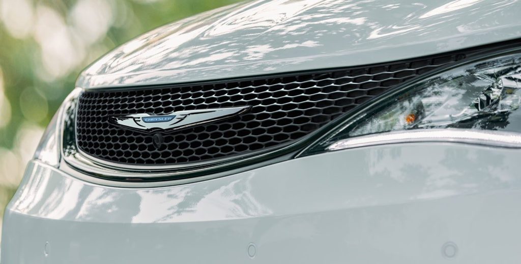 Closeup of 2020 Chrysler Pacifica grille