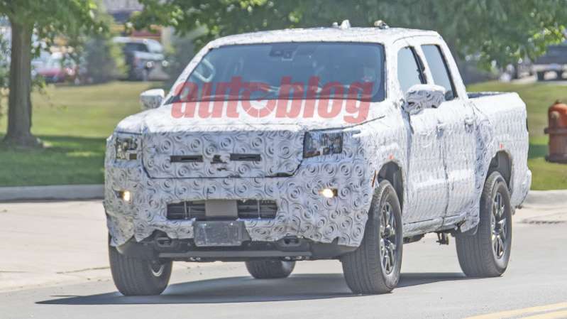 Spy shot of new Nissan Frontier