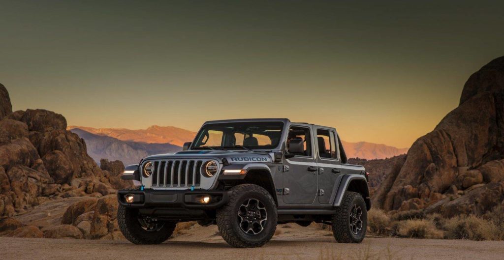 2021 jeep wrangler 4xe out in the desert