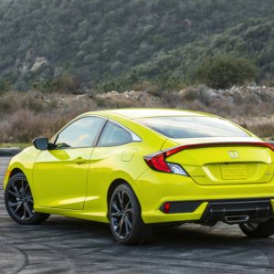 rear shot of 2019 honda civic coupe sport