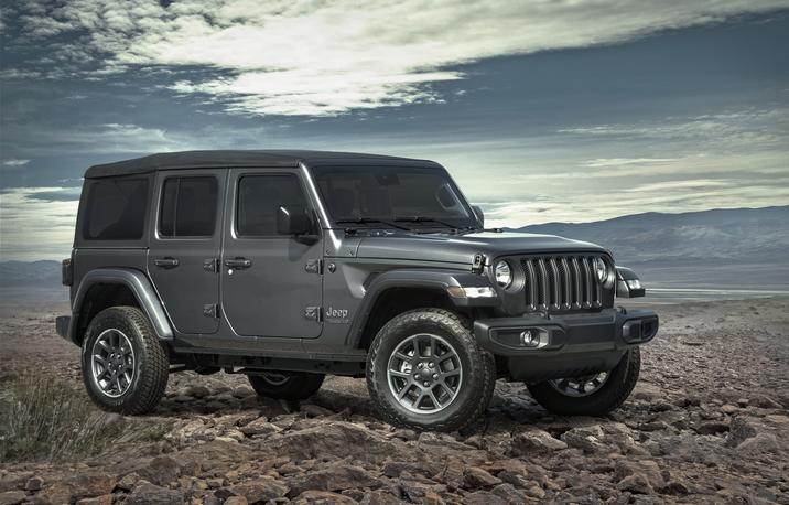 side shot of 2021 jeep wrangler 80th anniversary edition