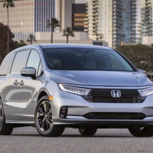 2021 honda odyssey parked outside