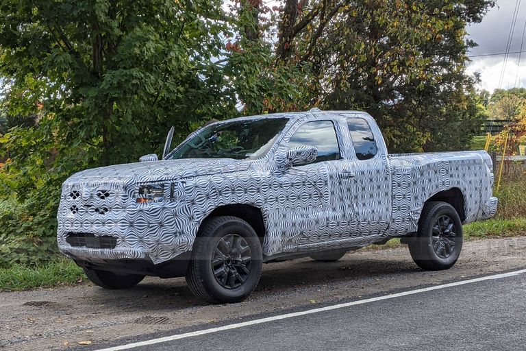 spy photo of 2022 nissan frontier