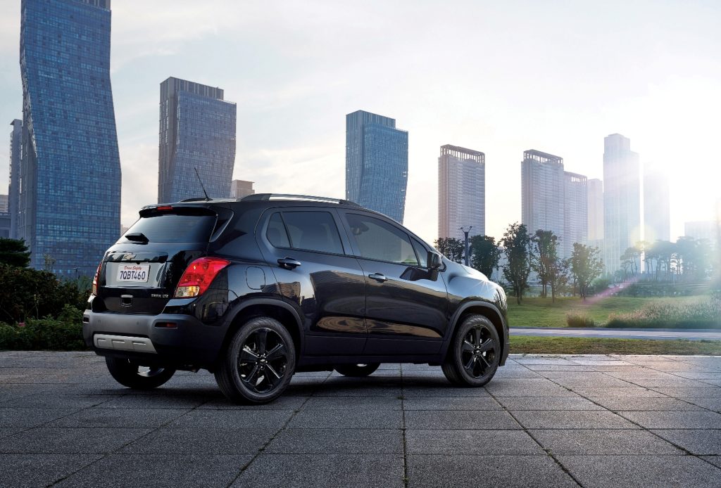 2016 chevrolet trax midnight edition parked outside