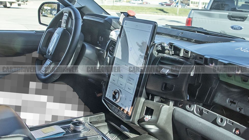 massive infotainment screen is coming to new ford expedition 1