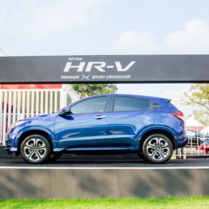 side shot of honda hr v