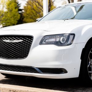 2018 Chrysler 300 White model