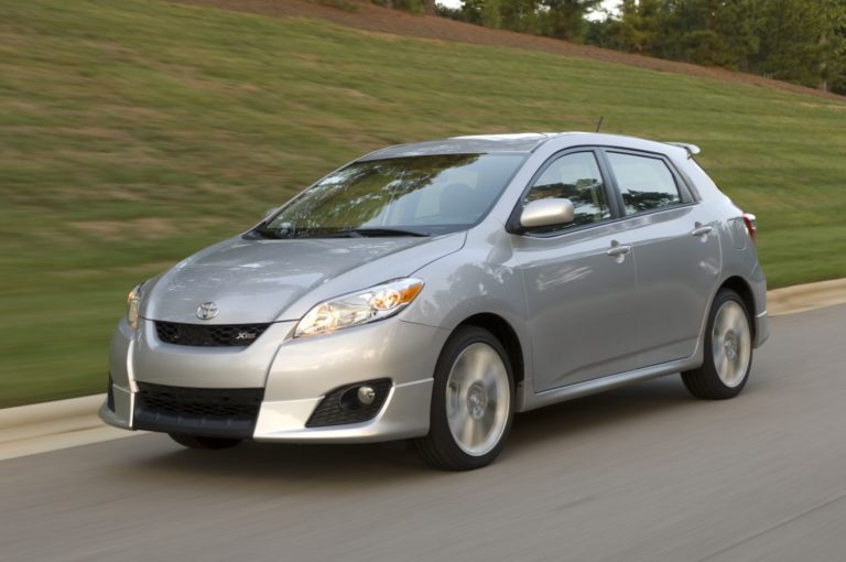 Фары toyota matrix