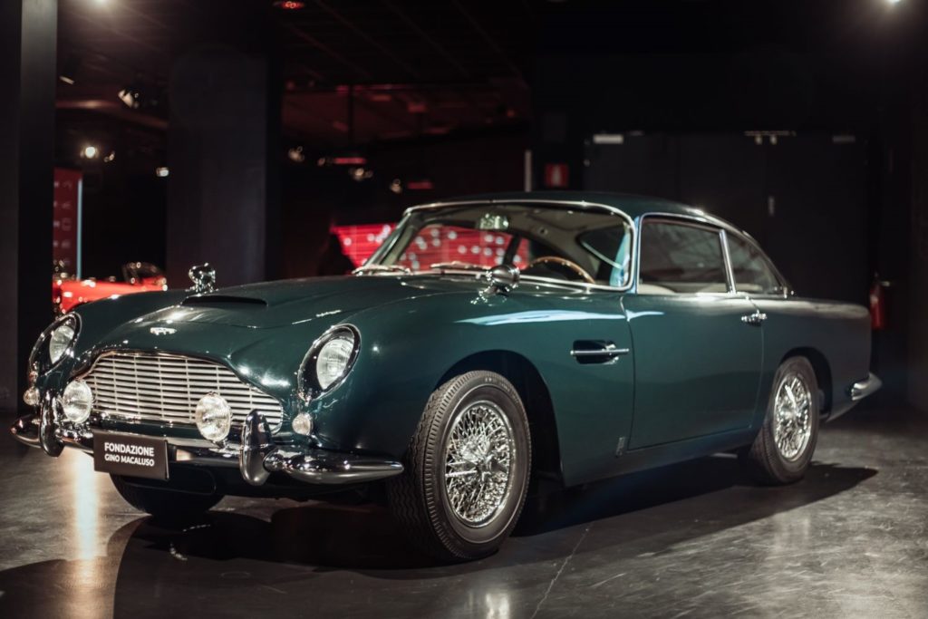 aston martin db5