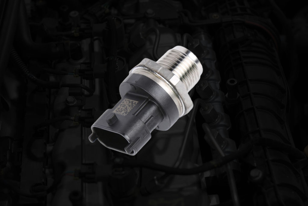 fuel rail pressure sensor monitors fuel pressure