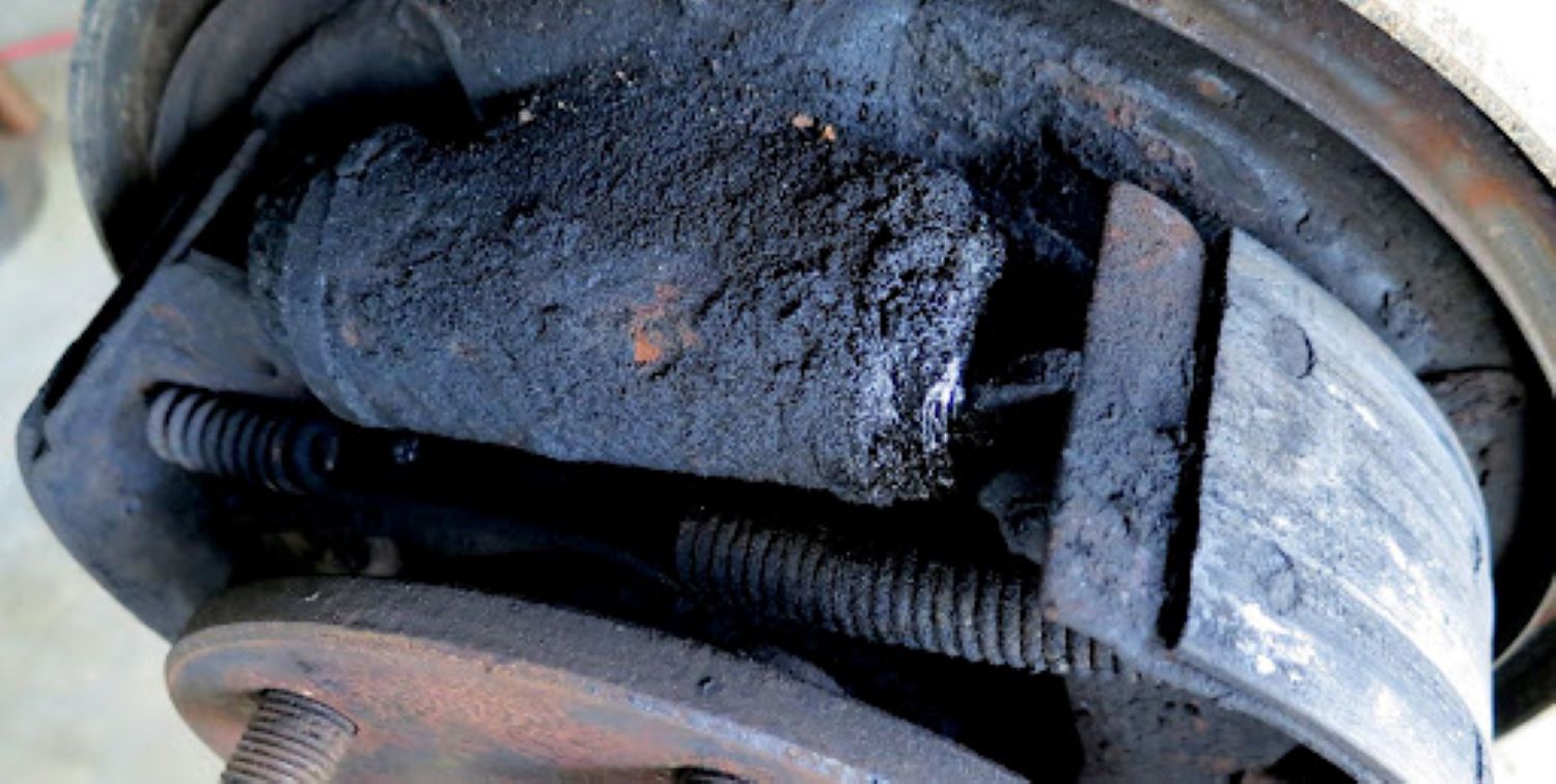 Is The Brake Wheel Cylinder Leaking In The Garage With Carparts Com