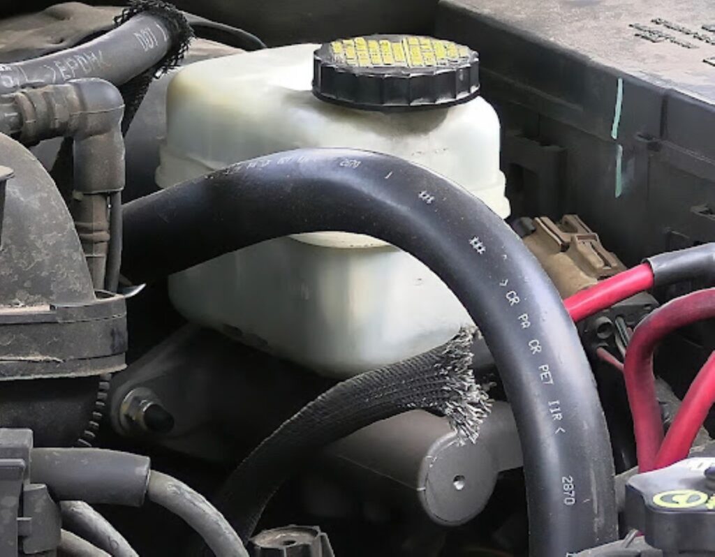 image of a 2006 ford explorer master cylinder