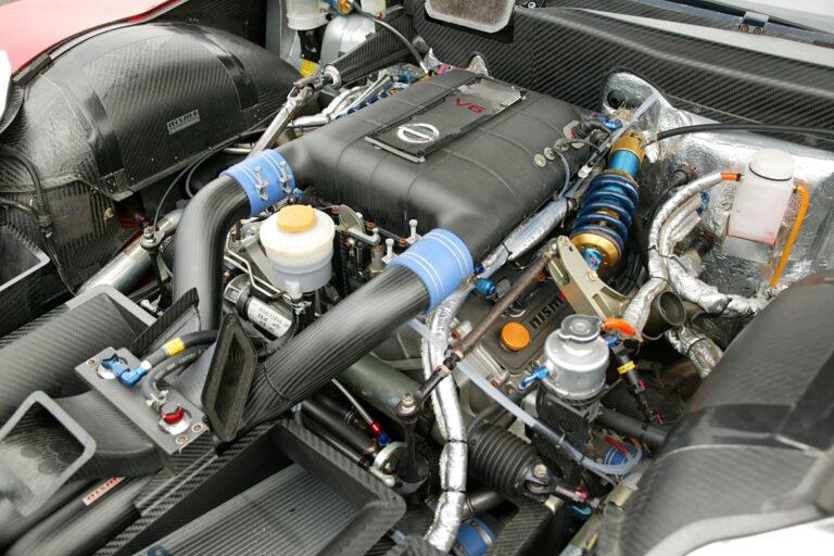 image of a nissan vq engine