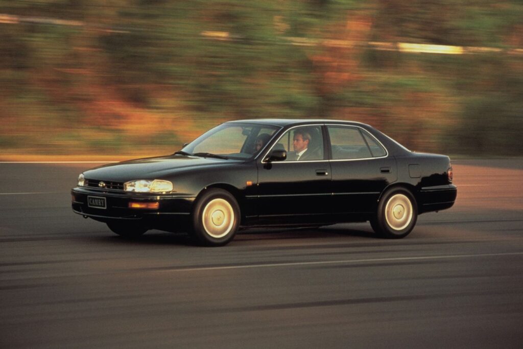 image of a1992 toyota camry car