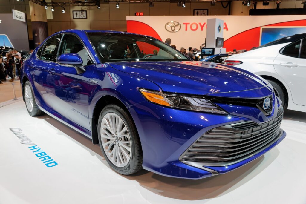 image of a 2017 toyota camry hybrid