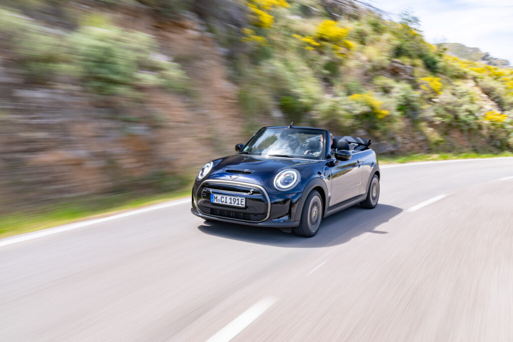 mini cooper se convertible pressclub global