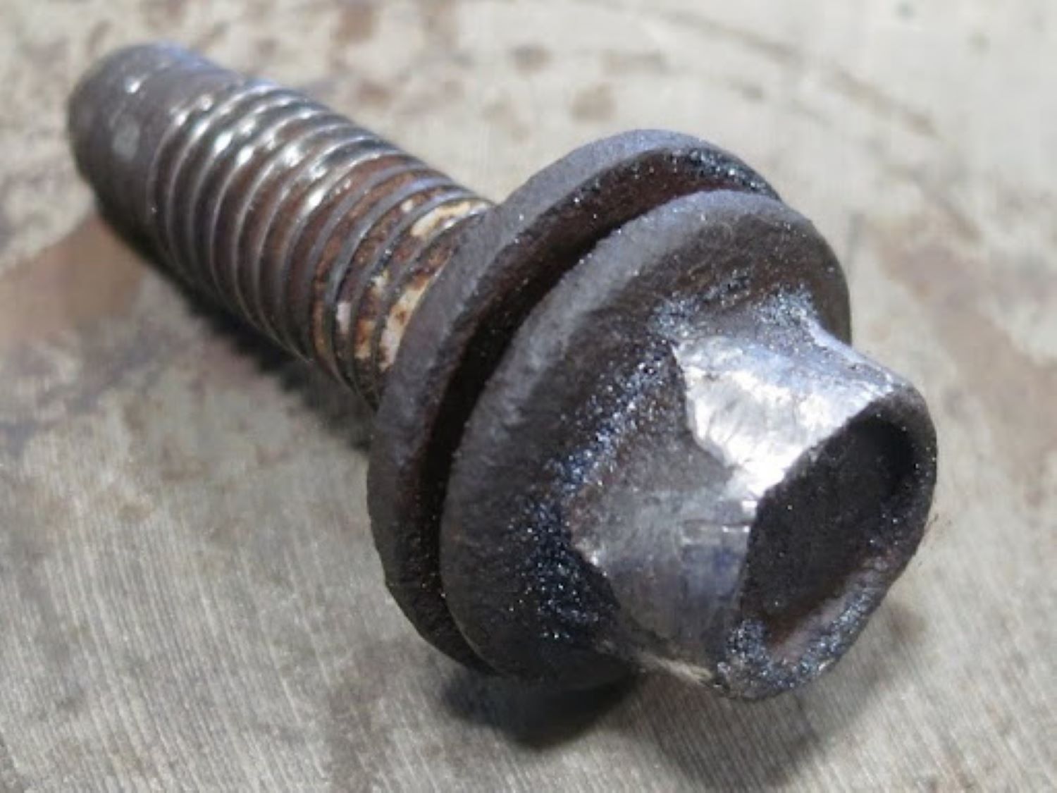 the-best-tips-for-removing-a-stripped-bolt-in-the-garage-with