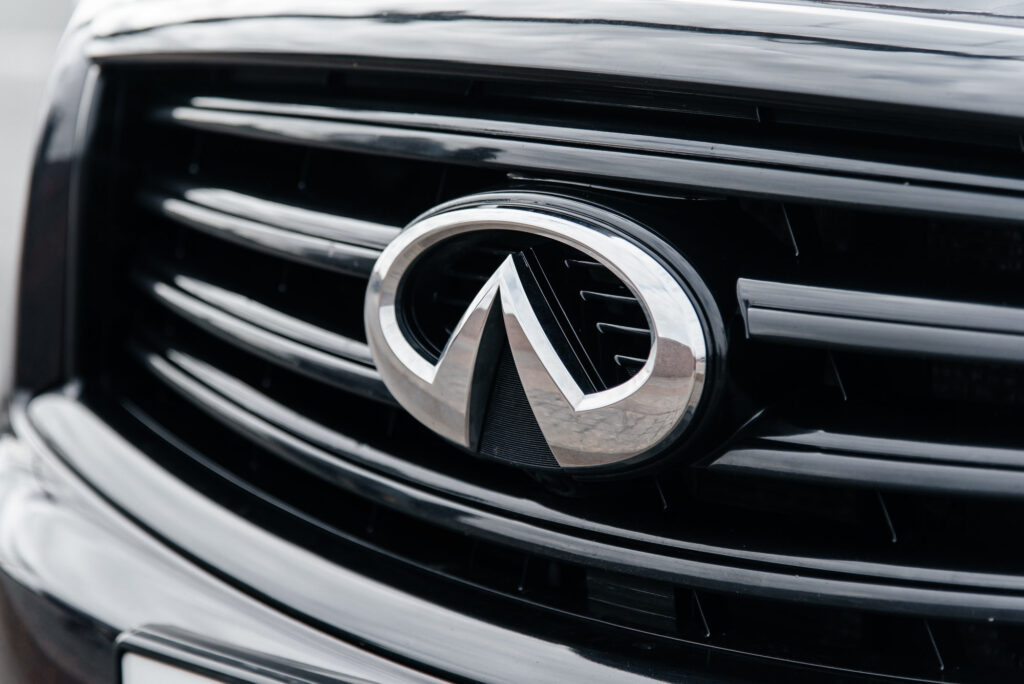 infiniti car logo