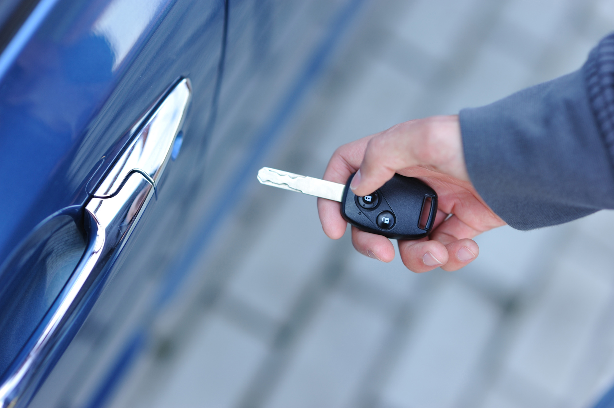 power-door-lock-problems-possible-causes-and-fixes-in-the-garage