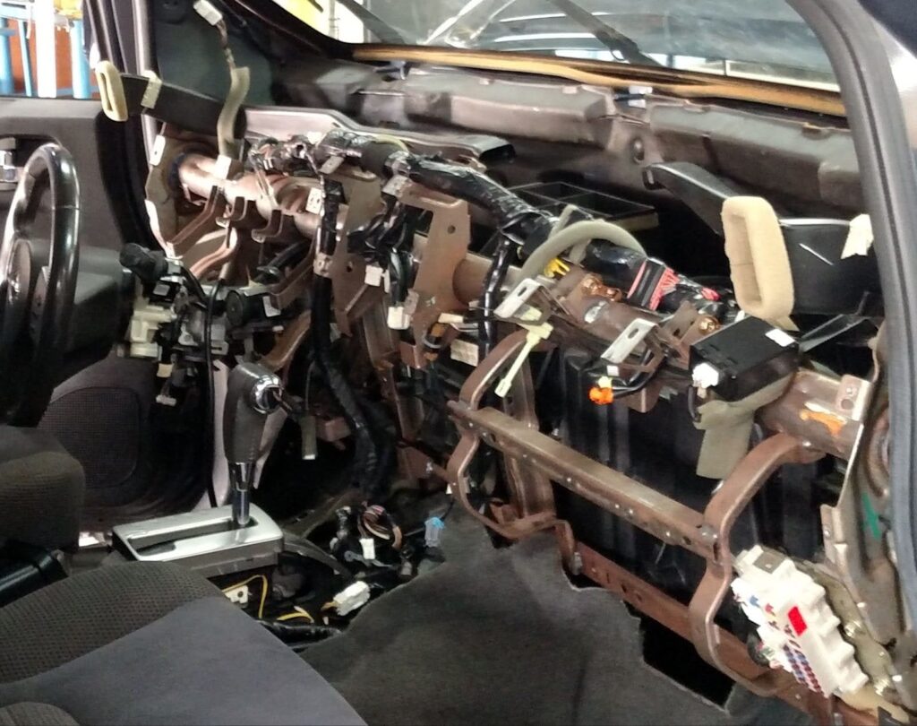 photo of a heater core job under way on a 2005 nissan pathfinder