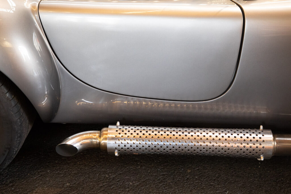 What Are Side Pipes in a Vehicle? Plus Pros and Cons - In The Garage ...