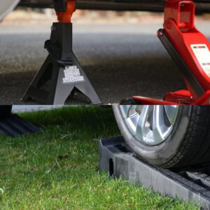 car ramps vs jack stands