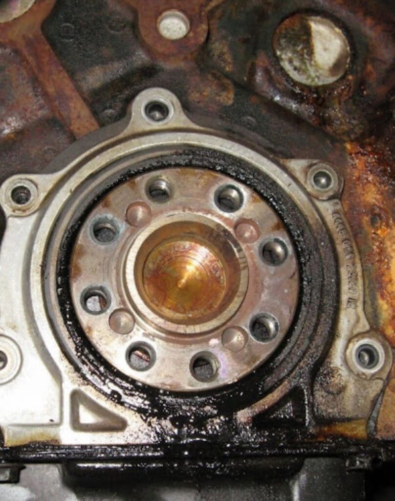 image of an unbolted rear main seal