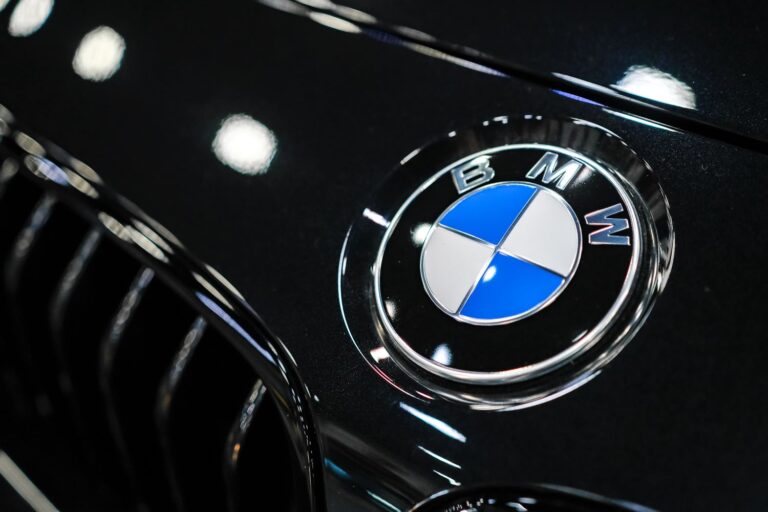 close up shot of a bmw logo