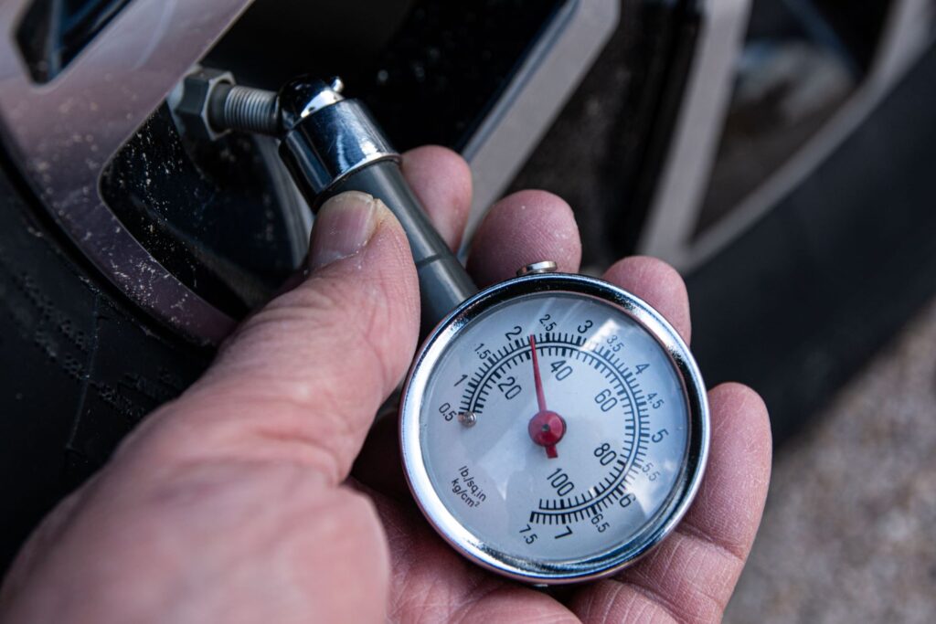 How To Choose a High-Quality Tire Pressure Gauge