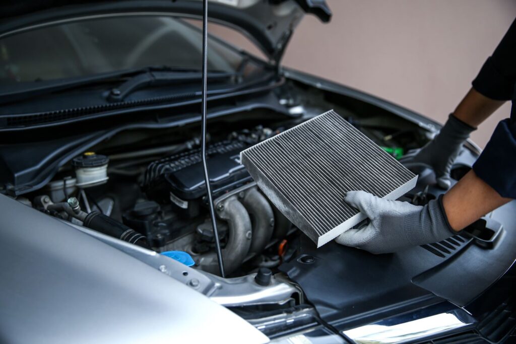 Bad Engine Air Filter Symptoms and Replacement Tips